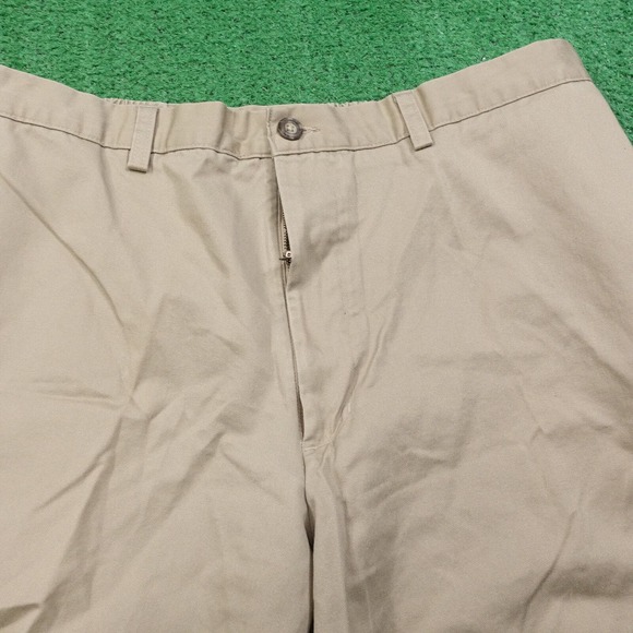 ROUNDTREE & YORKE EASY CARE FLAT FRONT BEIGE KHAKI CHINO SHORTS MENS SZ 40 - Picture 2 of 6
